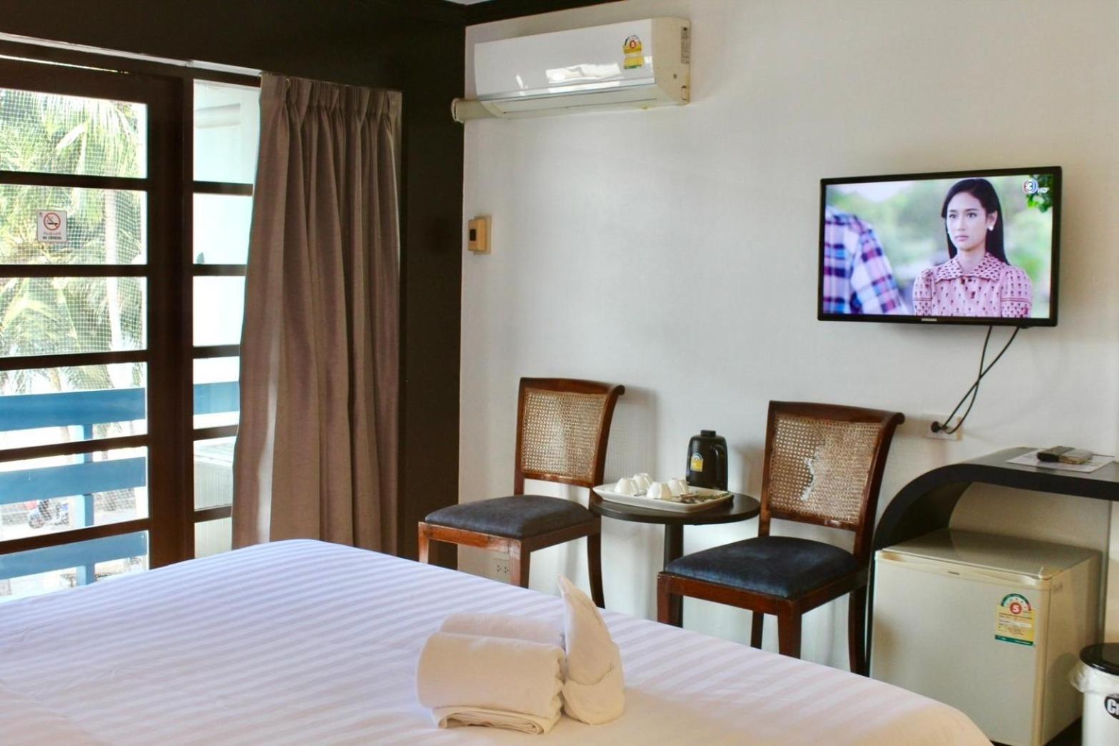 S2 Hotel - Sha Plus Certified Банг Саен Экстерьер фото