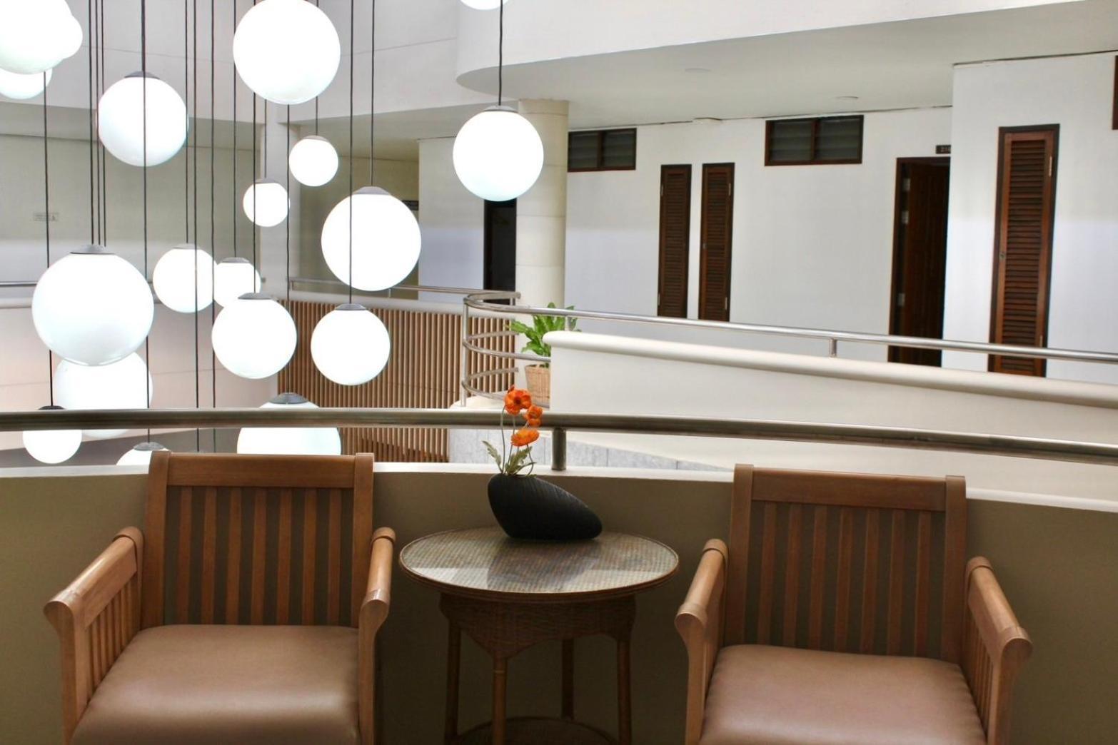 S2 Hotel - Sha Plus Certified Банг Саен Экстерьер фото